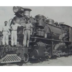 O Dia do Ferroviário, em 30 de abril, celebra os profissionais que trabalham nas estradas de ferro. Remonta à inauguração da primeira linha ferroviária do Brasil em 1854. Os ferroviários desempenham um papel crucial no transporte de mercadorias e passageiros, contribuindo para o desenvolvimento econômico do país. Apesar dos desafios enfrentados, como condições adversas e longas jornadas, seu trabalho é fundamental para o funcionamento eficiente do transporte ferroviário no Brasil.