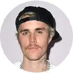 Justin Bieber é um cantor, compositor e ator canadense. Ele nasceu em 1º de março de 1994, em London, Ontário, Canadá. Bieber se tornou uma sensação mundialmente famosa quando começou a postar vídeos de si mesmo cantando covers de músicas populares no YouTube. Seu primeiro álbum, intitulado "My World" (2009), foi lançado quando ele tinha apenas 15 anos. O álbum apresentava o sucesso "One Time" e foi um sucesso instantâneo, atingindo o topo das paradas em vários países. Ao longo de sua carreira, Bieber lançou vários álbuns de sucesso, incluindo "Believe" (2012), "Purpose" (2015) e "Changes" (2020). Após um período de pausa na música, Bieber fez um retorno com o álbum "Changes" em 2020, mostrando uma abordagem mais madura e pessoal em sua música.