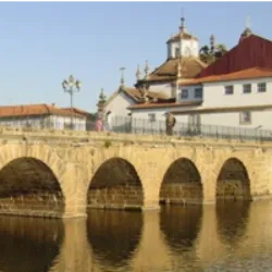 A lenda da Moura da Ponte de Chaves narra a história de uma jovem moura no século XII, noiva de seu primo, que não a amava. Quando os cristãos reconquistaram Chaves, ela se apaixonou por um guerreiro cristão. Seu noivo  sentindo-se traído, voltou à cidade vestido de mendigo, para se vingar. Um dia esperou-a na ponte romana de Trajano, quando a viu aproximar-se, pediu-lhe esmola. A moura, que lhe estendeu a mão, cruzou olhares com ele e o mouro rejeitado rogou-lhe a praga dizendo: "Para sempre ficarás encantada sob o terceiro arco desta ponte. Só o amor de um cavaleiro cristão, não aquele que te levou, poderá salvar-te”. Anos depois, um cavaleiro ouviu seus lamentos, uma voz de mulher pediu-lhe para descer ao terceiro arco da ponte e dar-lhe um beijo. Mas o cavaleiro hesitou e com medo de ser enfeitiçado partiu, jurando nunca mais ali passar à meia-noite. Nas noites de São João, sua tristeza pode ser ouvida.