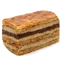 O Mille-feuille, originário da França em 1651 por François Pierre de La Varenne, ganhou notoriedade em 1867 quando o confeiteiro Adolphe Seugnot abriu uma loja em Paris. O nome "mil-folhas" refere-se ao número de camadas da massa, que pode chegar. Quando a massa folhada é feita da forma tradicional ela é “dobrada” diversas vezes e fica com 729 folhas que acabou sendo arredondado para 1.000. A versão tradicional tem três camadas de massa e duas de recheio de creme, cobertas com uma cobertura branca e listras de chocolate formando um design distinto. A importância do Mille-feuille na culinária francesa é destacada pelo festival Le Mois du Millefeuille.