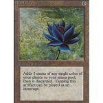 Cartas promocionais: Magic possui cartas promocionais exclusivas, como as "Black Lotus" emolduradas em ouro, que foram distribuídas como prêmios em torneios e eventos especiais. Essas cartas promocionais são altamente cobiçadas por colecionadores e jogadores.