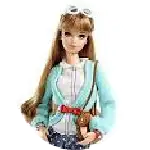 Desde 1963, Midge ha sido la mejor amiga de Barbie, a pesar de que ambas tienen muchos otros amigos. Ha encontrado un am