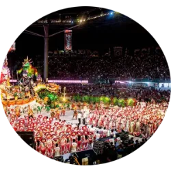 O quesito Organização do Conjunto Folclórico é um dos requisitos avaliados pelos jurados durante as apresentações dos bois-bumbás Boi Garantido e Boi Caprichoso. Esse requisito refere-se à capacidade de cada grupo em organizar e executar suas performances de maneira coerente, fluida e impactante. A avaliação da organização do conjunto folclórico considera diversos aspectos, incluindo a harmonia entre os diferentes elementos da apresentação, como dança, música, figurinos e adereços, bem como a sincronia dos brincantes em cena. Os jurados observam a fluidez narrativa das performances, a transição suave entre os diferentes segmentos do espetáculo e a habilidade dos grupos em manter o público engajado e emocionado ao longo de toda a apresentação.