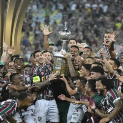 O presidente da Conmebol, Alejandro Domínguez, anunciou que a Libertadores 2024 distribuirá uma premiação total de 225,9 milhões de dólares. O campeão do torneio receberá 23 milhões de dólares, com a possibilidade de alcançar uma premiação máxima de 36,2 milhões de dólares. Além disso, a Conmebol concederá um prêmio de 1 milhão de dólares para cada partida na fase de grupos, enquanto a vitória valerá mais 330 mil dólares.