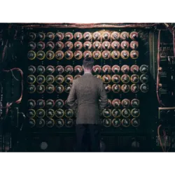 Explorar mas sobre La película cuenta la historia de Alan Turing, un brillante matemático británico que lider..