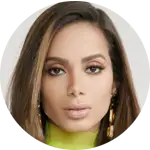 Anitta, cujo nome real é Larissa de Macedo Machado, é uma cantora, compositora, dançarina e empresária brasileira. Ela nasceu em 30 de março de 1993, no Rio de Janeiro, Brasil. Anitta ganhou destaque na indústria da música com seu estilo único que combina diferentes gêneros musicais, como pop, funk carioca, reggaeton e música eletrônica. Sua carreira começou em 2010, quando ela lançou sua primeira música de sucesso, "Eu Vou Ficar". Em 2013, Anitta lançou o single "Show das Poderosas", que se tornou um sucesso nacional e marcou sua entrada na cena musical brasileira. A partir daí, ela lançou uma série de hits, como "Bang", "Paradinha", "Downtown", "Vai Malandra" e "Medicina". Anitta é conhecida por sua habilidade de se reinventar e explorar diferentes estilos musicais. 