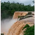 Saltos del Monday é uma bela cascata localizada no Paraguai, oferecendo uma experiência única para os amantes da natureza. Com suas quedas d