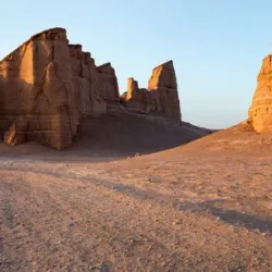 Explore mais sobre O lugar mais quente da Terra já registrado é o Deserto de Lut, localizado no Irã. Esse des..